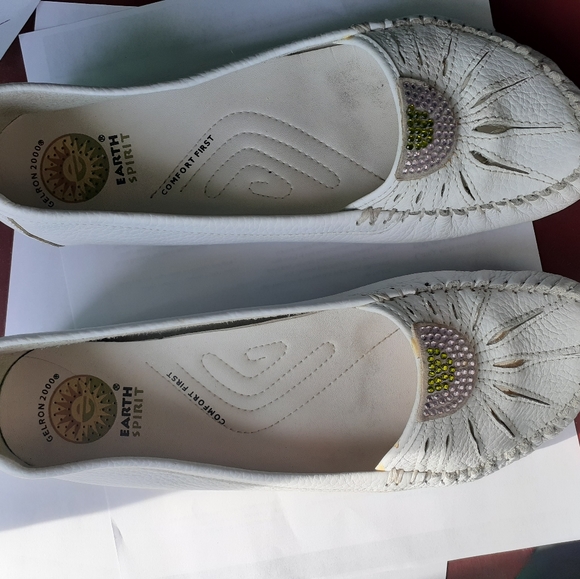 Shoes - Picture 3 of 3